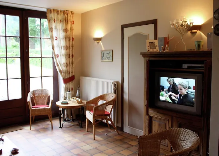 Elegant Castle Stay, Havelange *