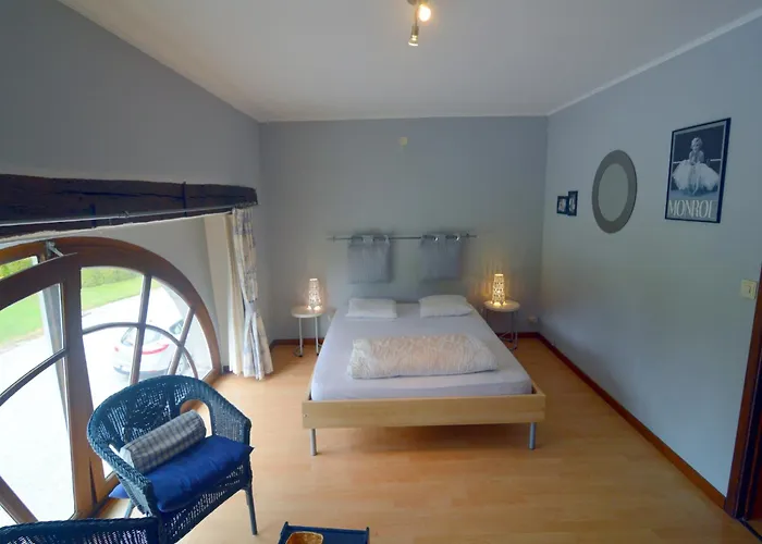 Elegant Castle Stay, Havelange