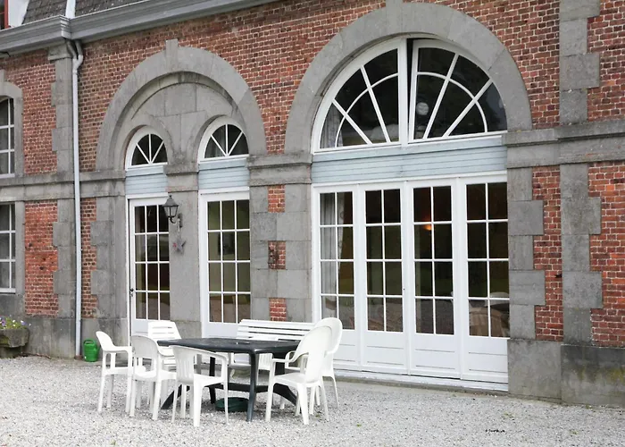 Elegant Castle Stay, Havelange